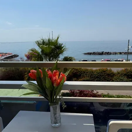 Apartment Carlo's G102 Garden Lido Sanremo